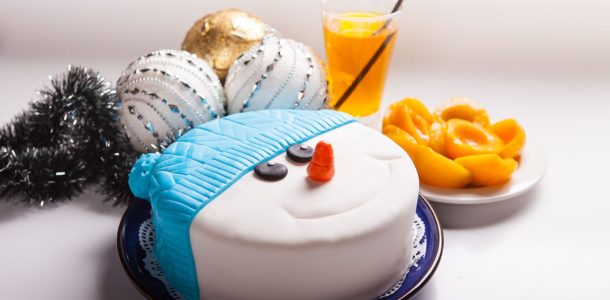 Как украсить торт на Новый год 2019?