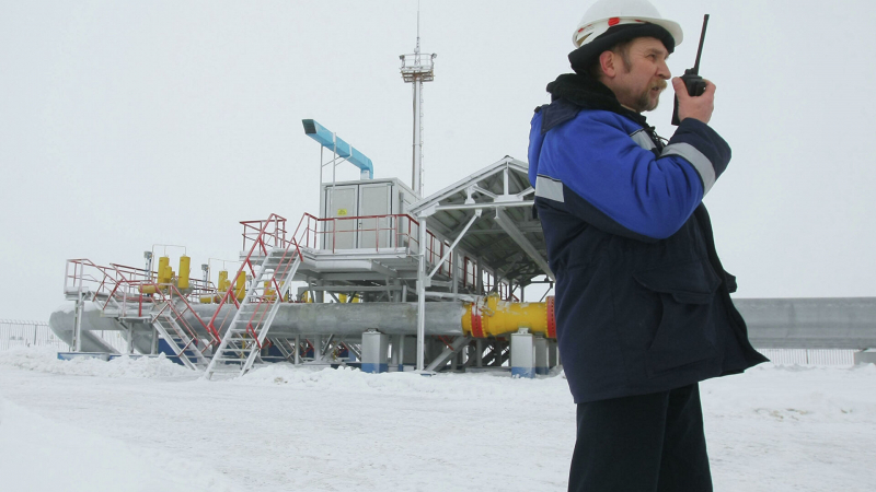 "Газпром" не забронировал на субботу мощности газопровода "Ямал — Европа"